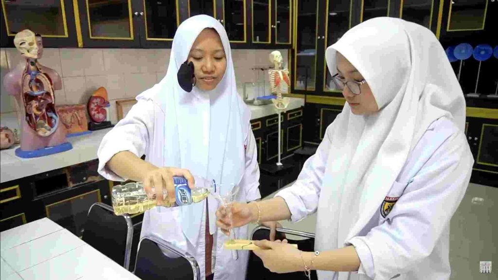 Lab Biologi Alexandria School